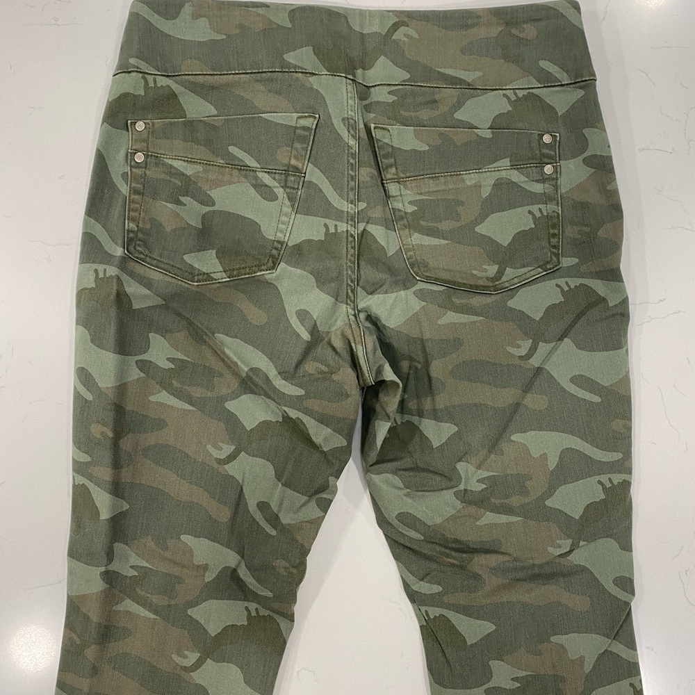 Camo Green Women's Jeans - Picture 9 of 14